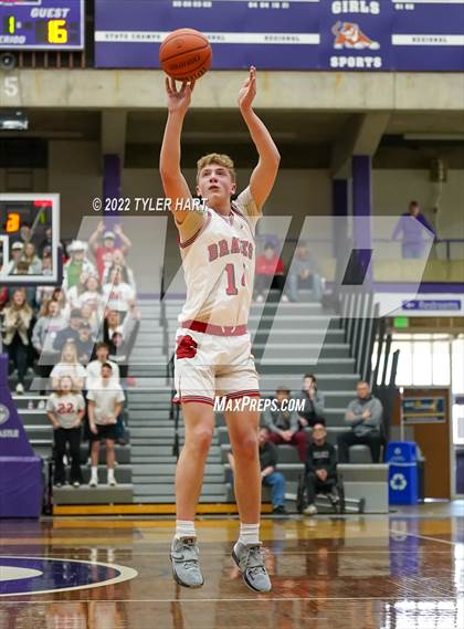 Thumbnail 3 in Beech Grove vs. Brownstown Central (IHSAA 3A Regional Semi-Final) photogallery.