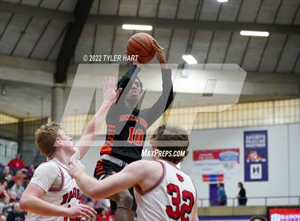 Thumbnail 1 in Beech Grove vs. Brownstown Central (IHSAA 3A Regional Semi-Final) photogallery.