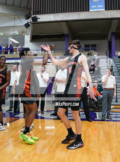 Thumbnail 1 in Beech Grove vs. Brownstown Central (IHSAA 3A Regional Semi-Final) photogallery.
