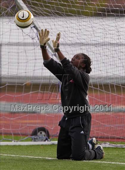 Thumbnail 3 in Hoosick Falls vs Friends Academy (NYSPHSAA Class C Final) photogallery.