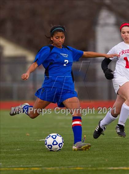 Thumbnail 3 in Hoosick Falls vs Friends Academy (NYSPHSAA Class C Final) photogallery.