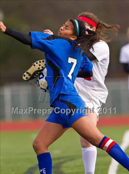 Thumbnail 3 in Hoosick Falls vs Friends Academy (NYSPHSAA Class C Final) photogallery.