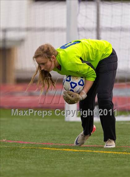 Thumbnail 2 in Hoosick Falls vs Friends Academy (NYSPHSAA Class C Final) photogallery.