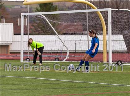 Thumbnail 2 in Hoosick Falls vs Friends Academy (NYSPHSAA Class C Final) photogallery.