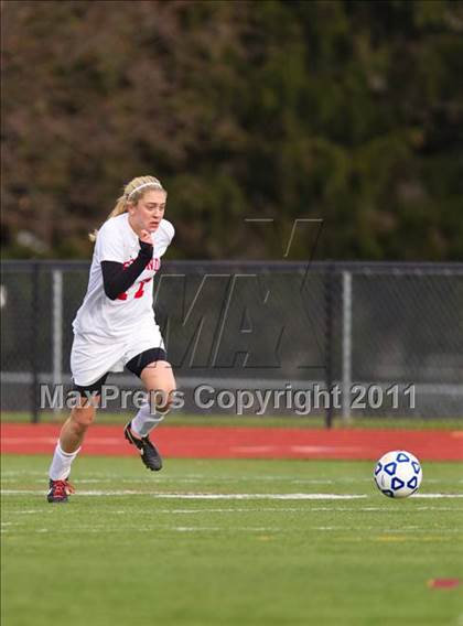 Thumbnail 2 in Hoosick Falls vs Friends Academy (NYSPHSAA Class C Final) photogallery.