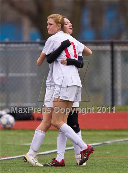 Thumbnail 3 in Hoosick Falls vs Friends Academy (NYSPHSAA Class C Final) photogallery.