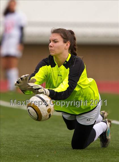 Thumbnail 2 in Hoosick Falls vs Friends Academy (NYSPHSAA Class C Final) photogallery.