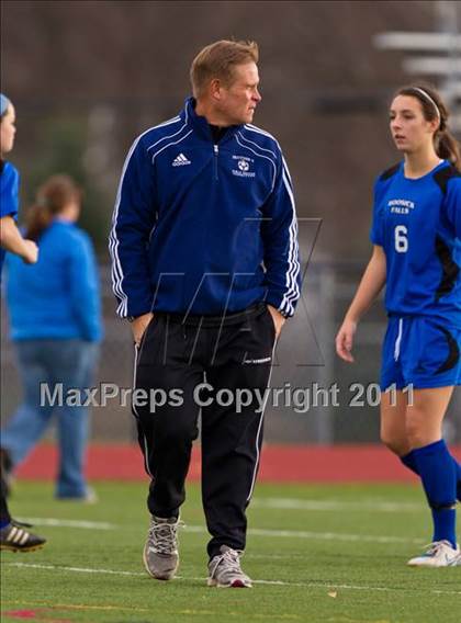 Thumbnail 2 in Hoosick Falls vs Friends Academy (NYSPHSAA Class C Final) photogallery.
