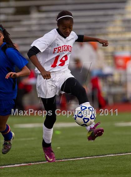 Thumbnail 3 in Hoosick Falls vs Friends Academy (NYSPHSAA Class C Final) photogallery.