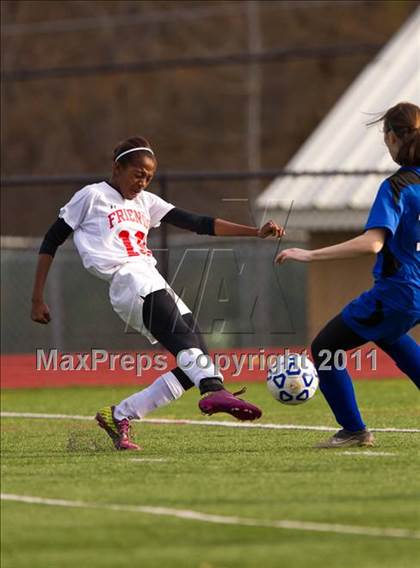 Thumbnail 2 in Hoosick Falls vs Friends Academy (NYSPHSAA Class C Final) photogallery.