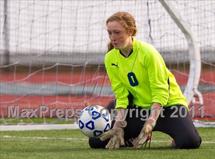 Thumbnail 2 in Hoosick Falls vs Friends Academy (NYSPHSAA Class C Final) photogallery.