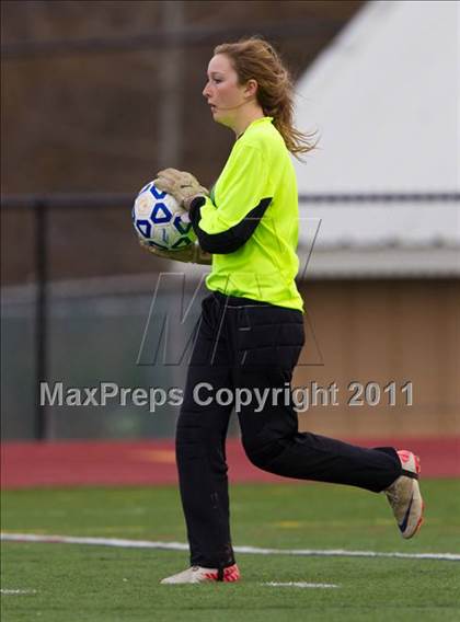 Thumbnail 2 in Hoosick Falls vs Friends Academy (NYSPHSAA Class C Final) photogallery.