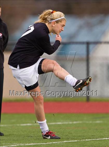 Thumbnail 1 in Hoosick Falls vs Friends Academy (NYSPHSAA Class C Final) photogallery.