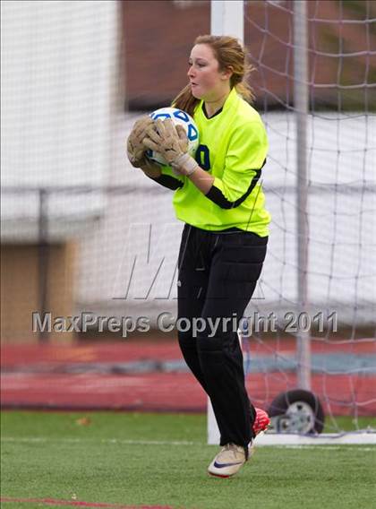 Thumbnail 3 in Hoosick Falls vs Friends Academy (NYSPHSAA Class C Final) photogallery.