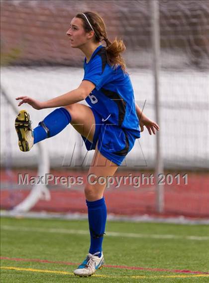 Thumbnail 2 in Hoosick Falls vs Friends Academy (NYSPHSAA Class C Final) photogallery.