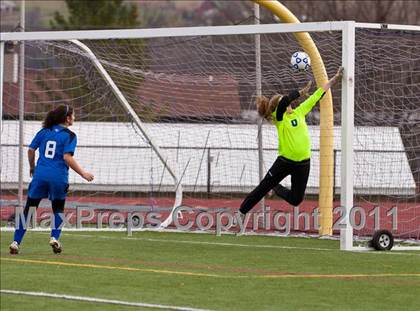 Thumbnail 2 in Hoosick Falls vs Friends Academy (NYSPHSAA Class C Final) photogallery.