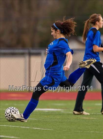 Thumbnail 1 in Hoosick Falls vs Friends Academy (NYSPHSAA Class C Final) photogallery.