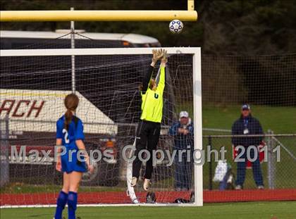 Thumbnail 2 in Hoosick Falls vs Friends Academy (NYSPHSAA Class C Final) photogallery.