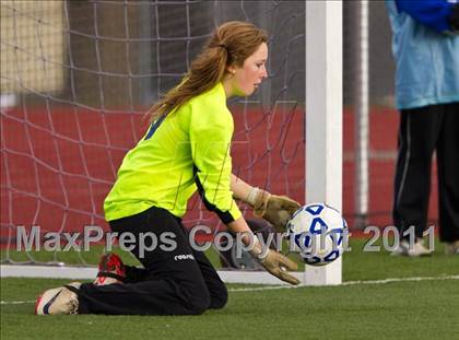 Thumbnail 2 in Hoosick Falls vs Friends Academy (NYSPHSAA Class C Final) photogallery.