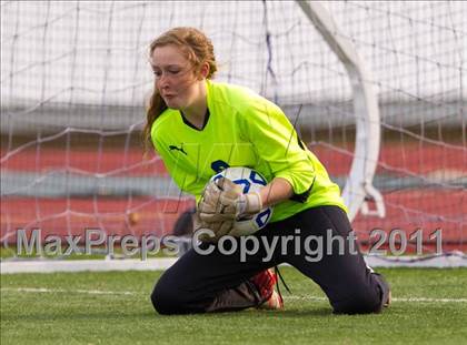 Thumbnail 3 in Hoosick Falls vs Friends Academy (NYSPHSAA Class C Final) photogallery.