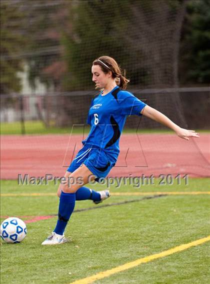 Thumbnail 2 in Hoosick Falls vs Friends Academy (NYSPHSAA Class C Final) photogallery.