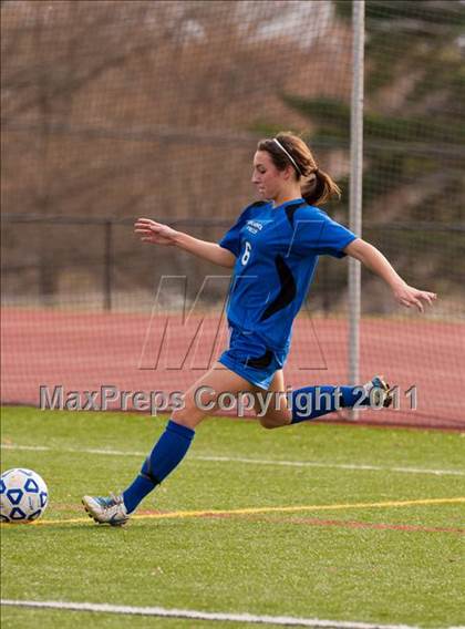 Thumbnail 2 in Hoosick Falls vs Friends Academy (NYSPHSAA Class C Final) photogallery.