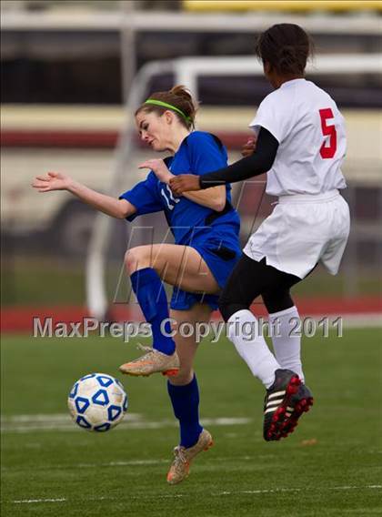Thumbnail 3 in Hoosick Falls vs Friends Academy (NYSPHSAA Class C Final) photogallery.