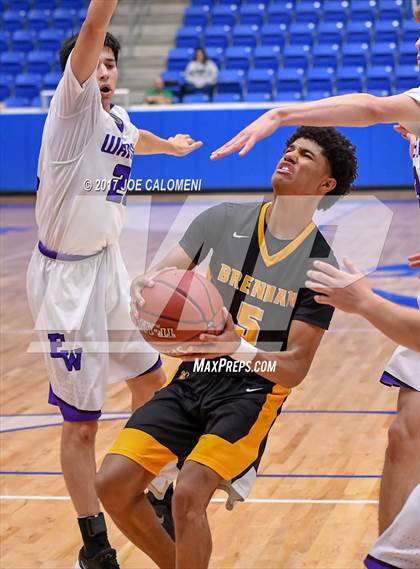 Thumbnail 2 in Warren vs Brennan photogallery.
