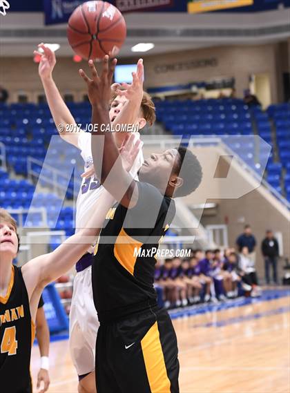 Thumbnail 2 in Warren vs Brennan photogallery.