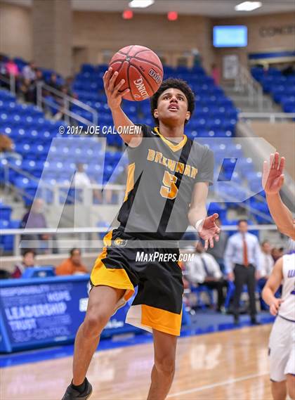 Thumbnail 2 in Warren vs Brennan photogallery.