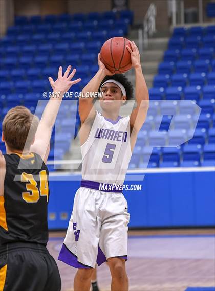Thumbnail 3 in Warren vs Brennan photogallery.