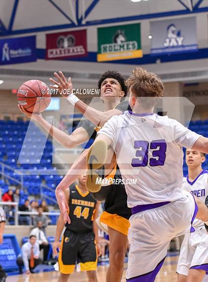 Thumbnail 1 in Warren vs Brennan photogallery.