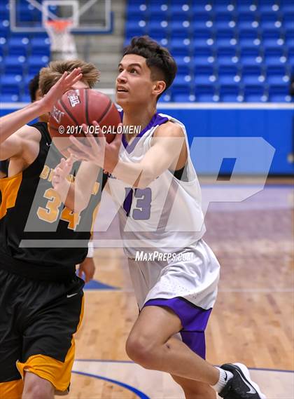 Thumbnail 2 in Warren vs Brennan photogallery.