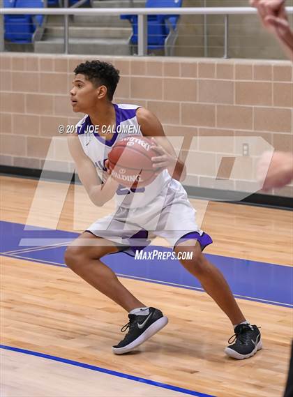 Thumbnail 3 in Warren vs Brennan photogallery.