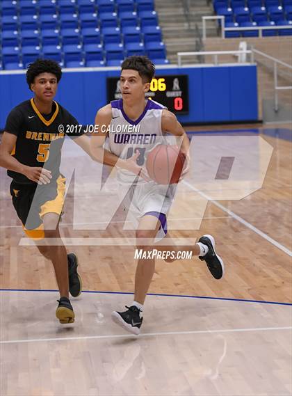 Thumbnail 3 in Warren vs Brennan photogallery.
