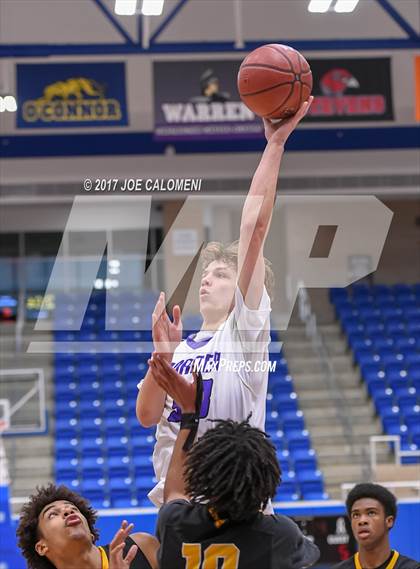 Thumbnail 1 in Warren vs Brennan photogallery.