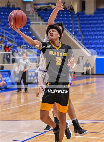 Thumbnail 2 in Warren vs Brennan photogallery.