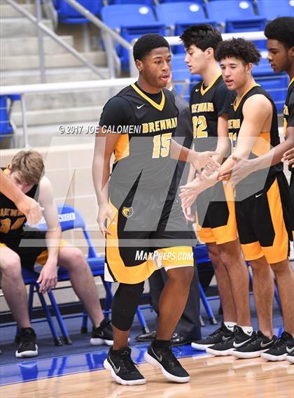 Thumbnail 1 in Warren vs Brennan photogallery.
