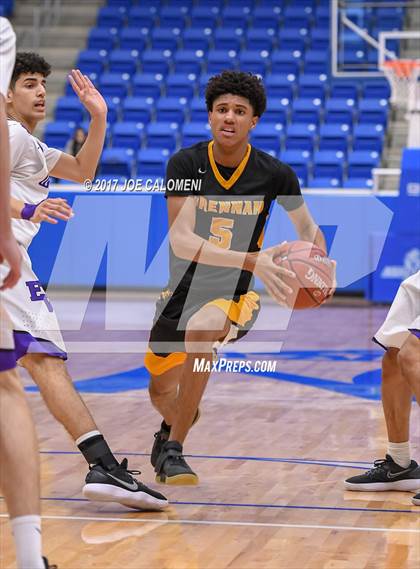 Thumbnail 1 in Warren vs Brennan photogallery.