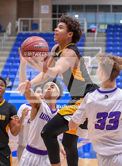 Thumbnail 3 in Warren vs Brennan photogallery.