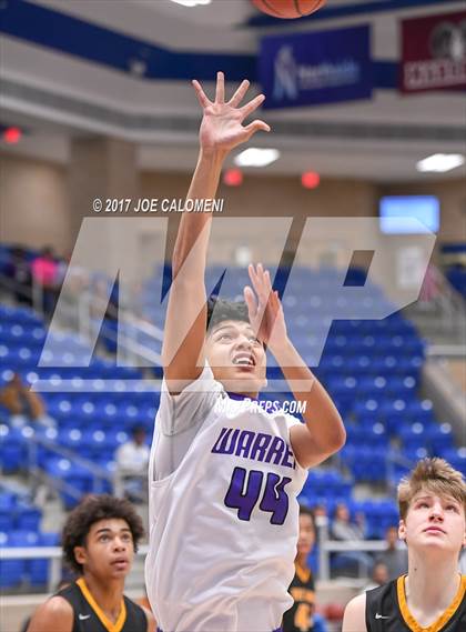 Thumbnail 3 in Warren vs Brennan photogallery.