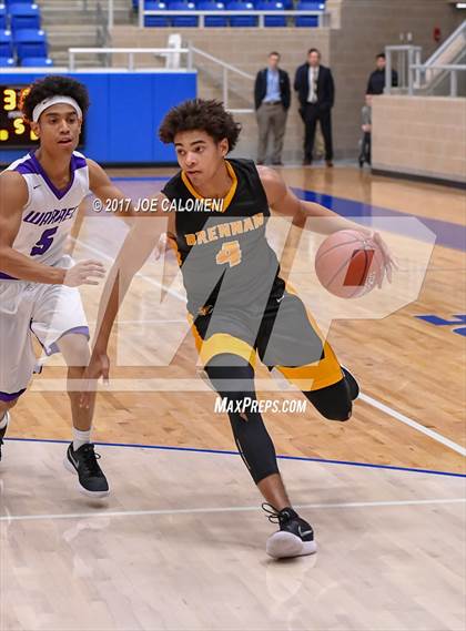 Thumbnail 3 in Warren vs Brennan photogallery.