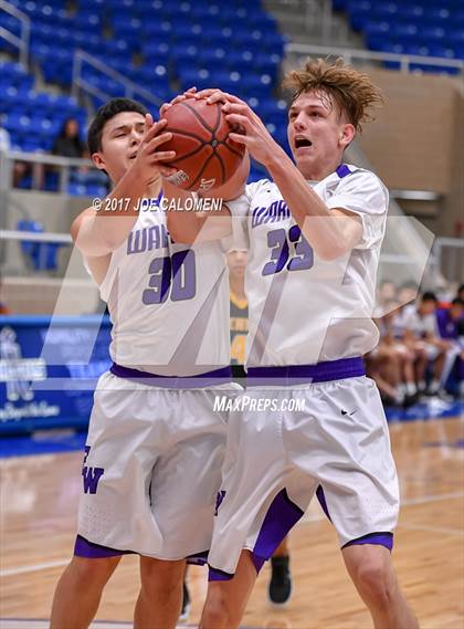 Thumbnail 2 in Warren vs Brennan photogallery.