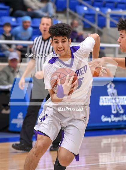 Thumbnail 1 in Warren vs Brennan photogallery.