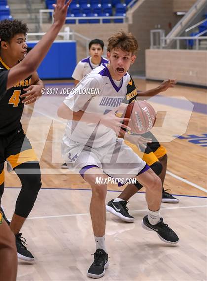 Thumbnail 1 in Warren vs Brennan photogallery.
