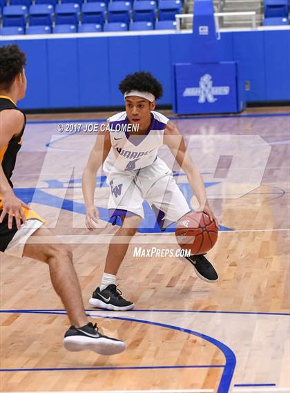 Thumbnail 3 in Warren vs Brennan photogallery.