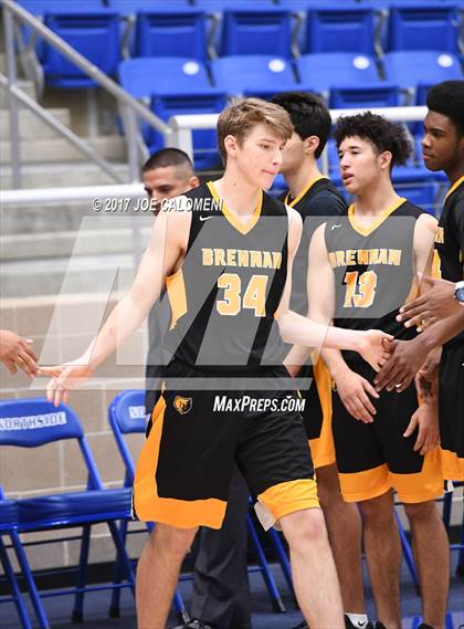 Thumbnail 3 in Warren vs Brennan photogallery.