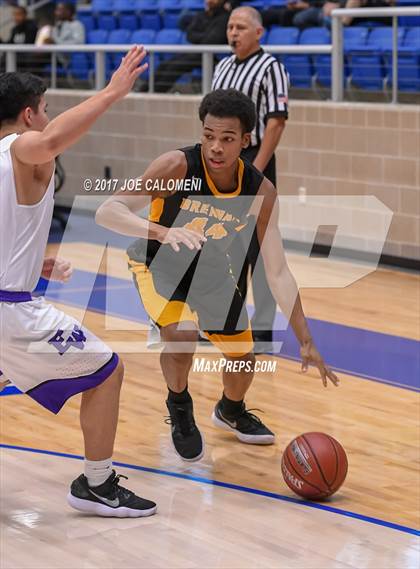 Thumbnail 2 in Warren vs Brennan photogallery.