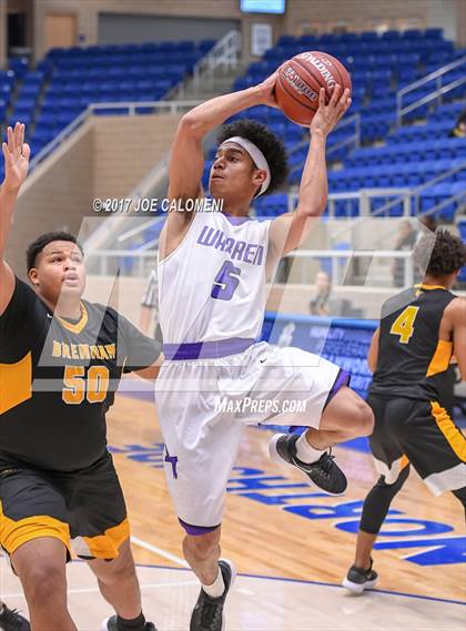 Thumbnail 1 in Warren vs Brennan photogallery.