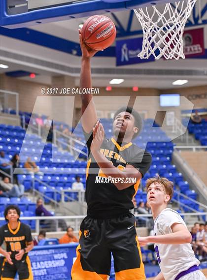 Thumbnail 1 in Warren vs Brennan photogallery.